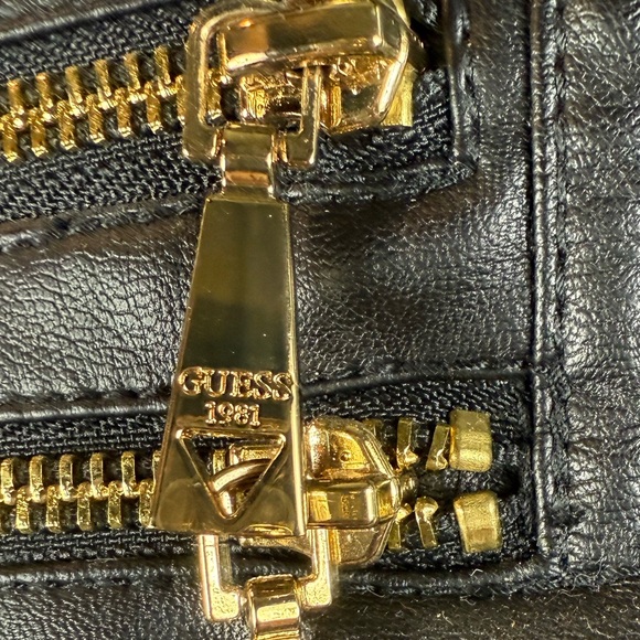 Guess Faux Leather High-Waisted Pencil Skirt with Gold Zipper and Belt, Size 6 - Picture 5 of 10